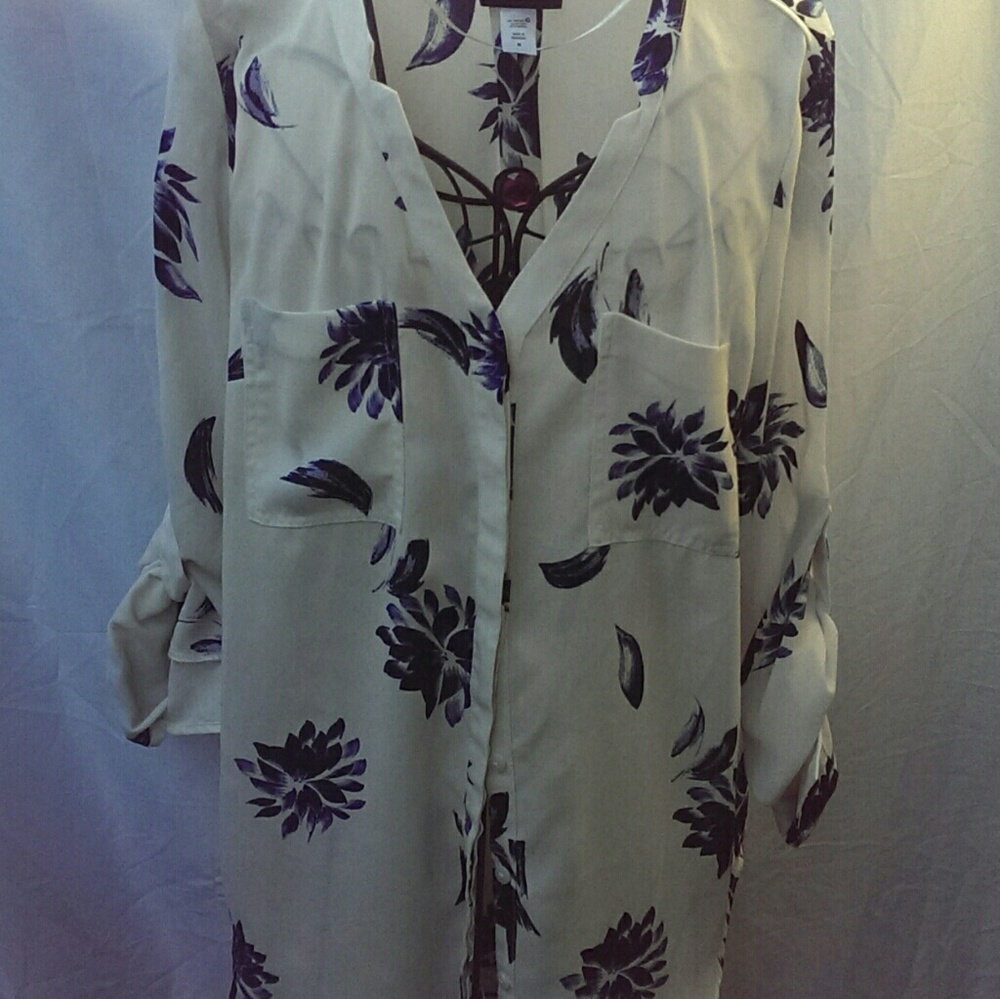 Simply styled white dress shirt